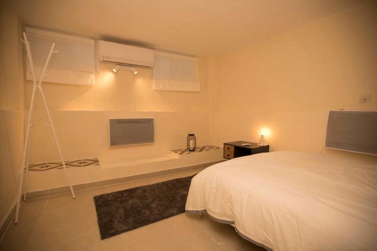 Historic 4-Bedroom Gem With Private Garden, Steps From Old City & Mamila Complex Jerusalem Exterior photo