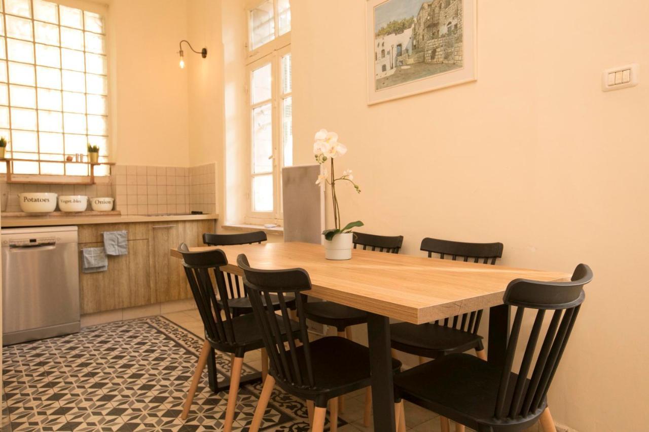 Historic 4-Bedroom Gem With Private Garden, Steps From Old City & Mamila Complex Jerusalem Exterior photo
